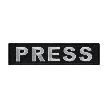 Tikitud tekstiga M-TAC "PRESS" (Tüüp 2) tuvastusmärk, eestvaade.