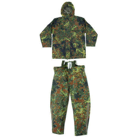 Front view of the Bundeswehr Flecktarn GORE-TEX rain suit including the hooded jacket and trousers.