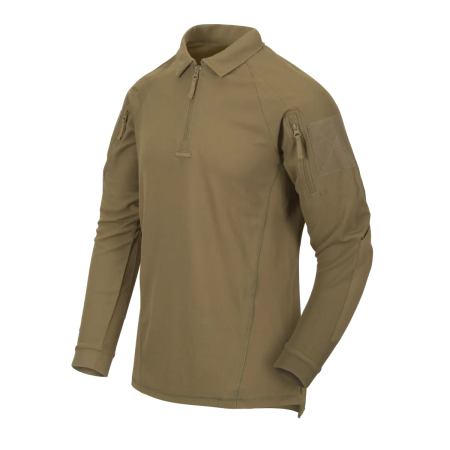 Lamedale laotatud Helikon-Tex Range polosärk Coyote Tan (kõrbebrüunis) toonis.