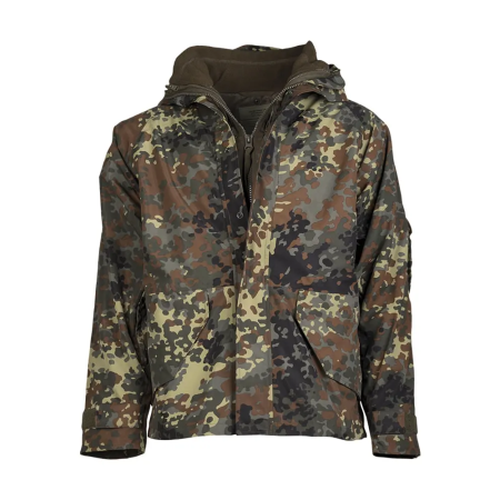 Студийный снимок ветрозащитной куртки Mil-Tec со съемным флисом спереди в камуфляже Flecktarn.