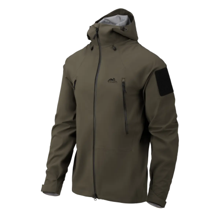 Куртка Helikon-Tex Squall Hardshell в таежном зеленом цвете на манекене спереди.