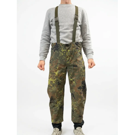 Водонепроницаемые брюки-комбинезон БВ Flecktarn Gore-Tex, вид спереди