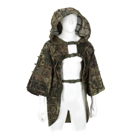 Invader Gear Ghillie Base Plain varjeülikonna eestvaade Flecktarn kamuflaažis.