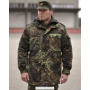 Saksamaa Bundeswehri voodriga parka Flecktarn eestvaade koos rinnataskute ja tormiklapiga.